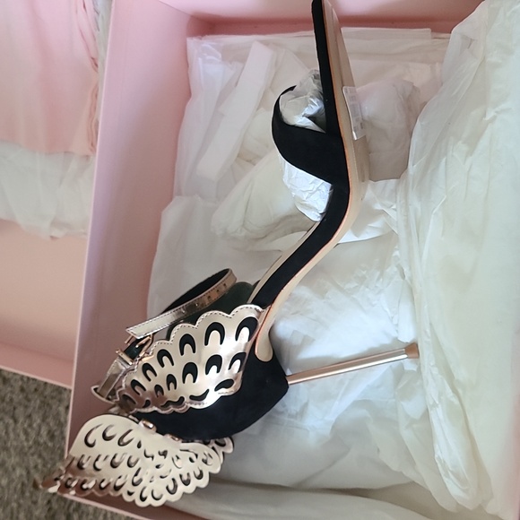 Heels - Picture 3 of 6